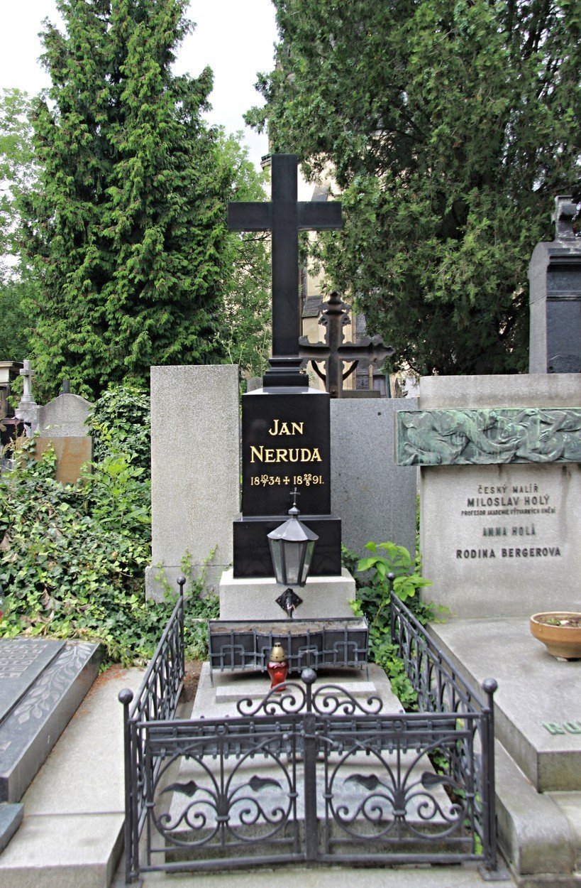 Hrob Jana Nerudy na Vyšehradě