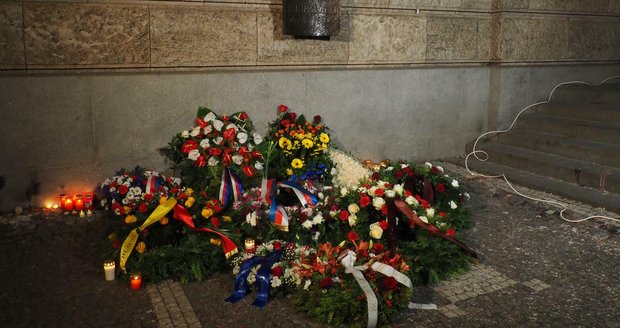 Pieta při 55. výročí sebeupálení Jana Palacha u budovy FF UK. (16. leden 2024)