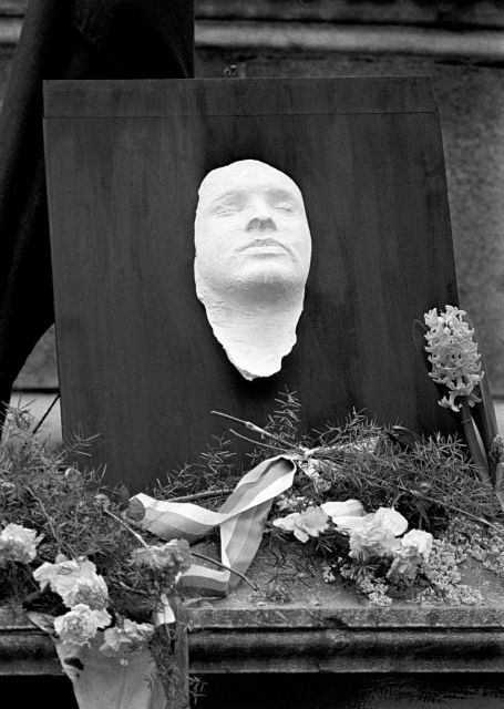 V absolutním utajení snímal posmrtnou masku Jana Palacha sochař Olbram Zoubek.