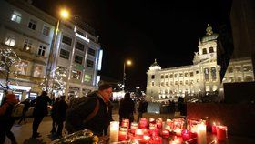 Na Václavském náměstí se 16. ledna 2019, 50 let od sebeupálení Jana Palacha, sešly tisíce lidí.