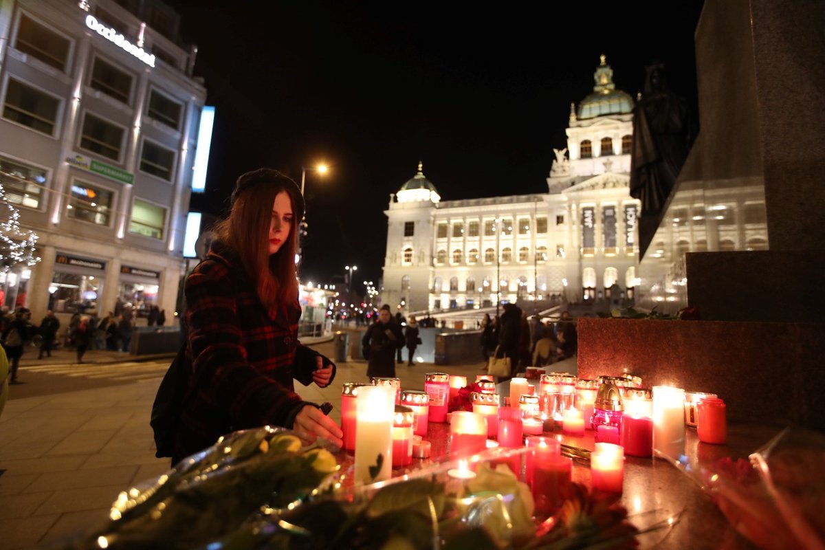 Na Václavském náměstí se 16. ledna 2019, 50 let od sebeupálení Jana Palacha, sešly tisíce lidí.