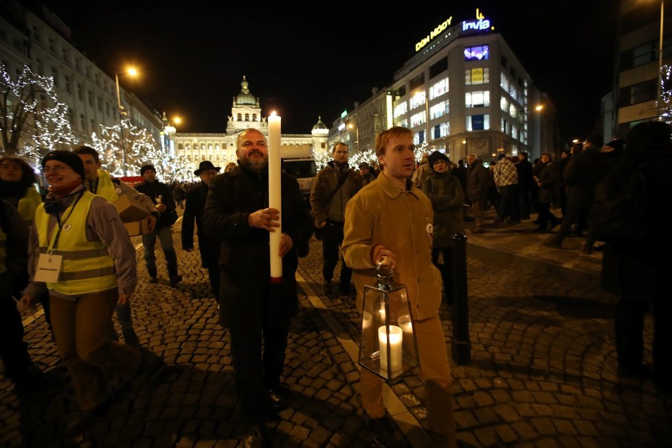 Vzpomímkové setkání k 50. výročí smrti Jana Palacha v Praze.