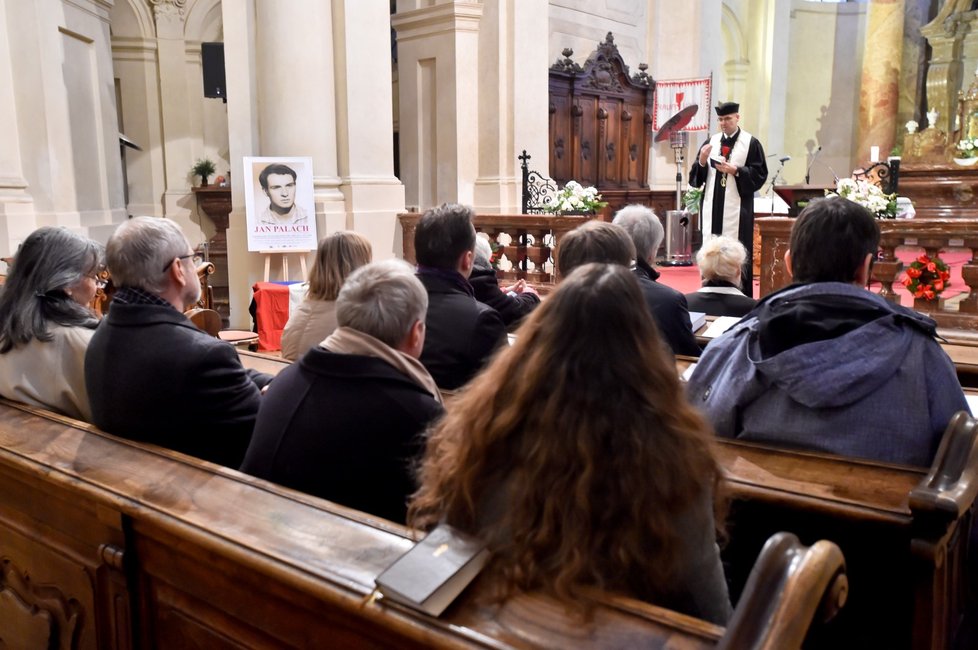 V kostele sv. Mikuláše na Staroměstském náměstí v Praze se 16. ledna konalo pamětní odpoledne k 49. výročí sebeupálení Jana Palacha