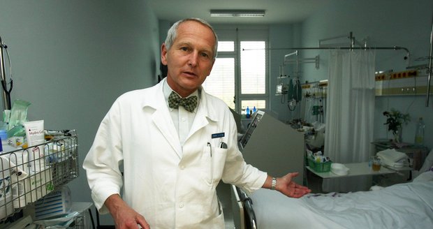 Operaci provedl úspěšně tým profesora Jana Pirka.