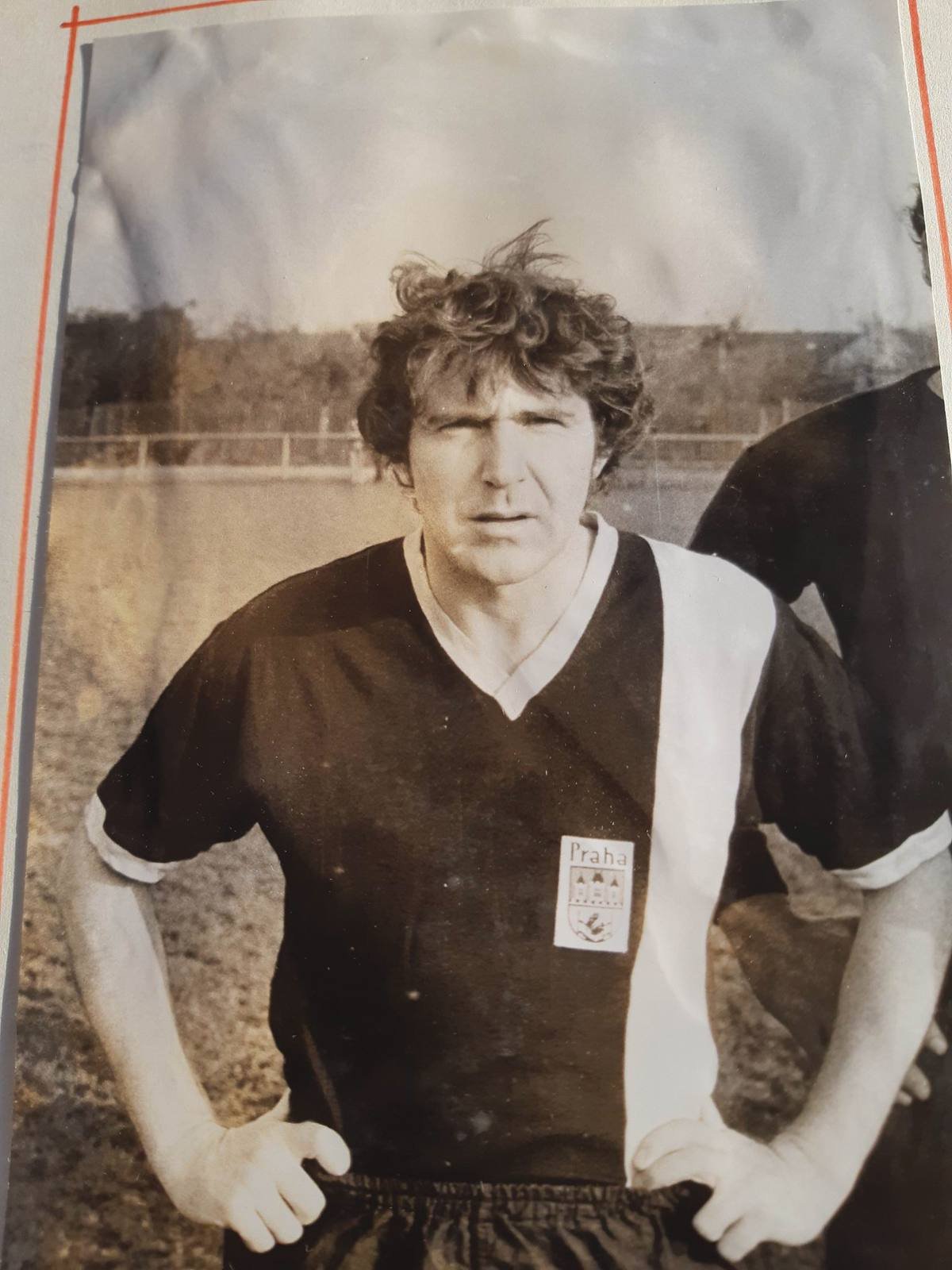 Jiří Hrzán (†41) zemřel 24. září 1980 na následky pádu z výšky pátého patra.