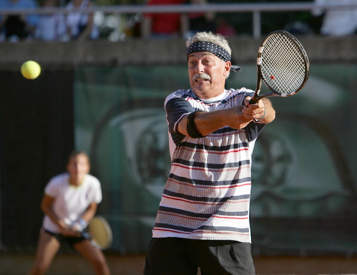 Za vyhřezlou ploténku může částečně i tenis.