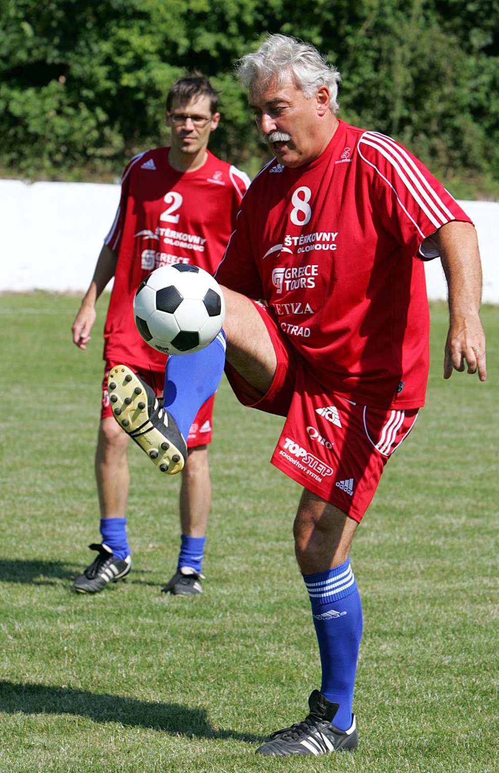 Rosák je vášnivý sportovec, kromě fotbalu holduje také tenisu a golfu.