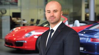 Bez státní podpory elektromobility budeme v EU dál zaostávat, říká zástupce Porsche pro ČR Sedláček