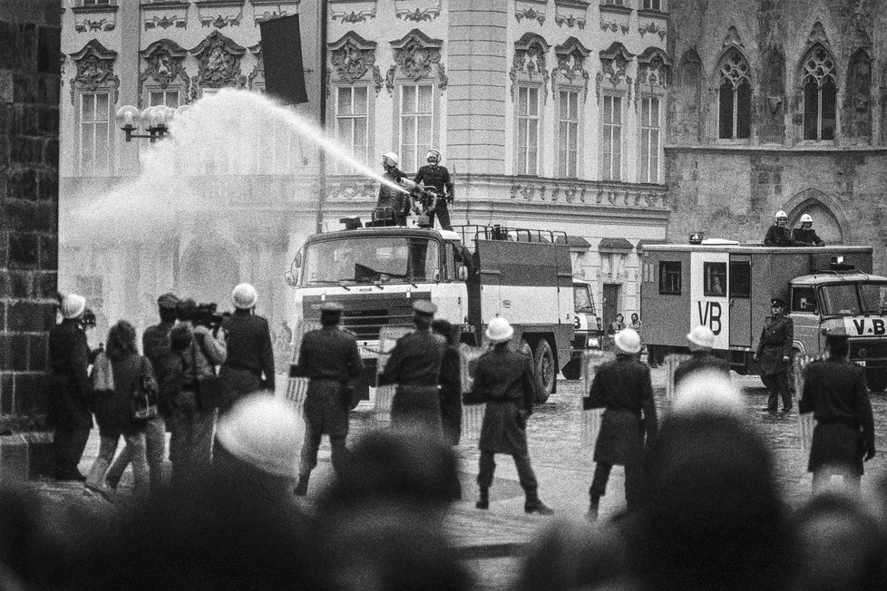 Revoluční rok 1989 na fotografiích Jana Šibíka