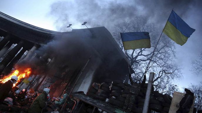 Na ukrajině zuří revoluce. Fotograf Jan Šibík navštívil Kyjev a zaznamenal boje, které tam Ukrajinci zažívají.