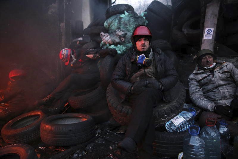 Na ukrajině zuří revoluce. Fotograf Jan Šibík navštívil Kyjev a zaznamenal boje, které tam Ukrajinci zažívají.