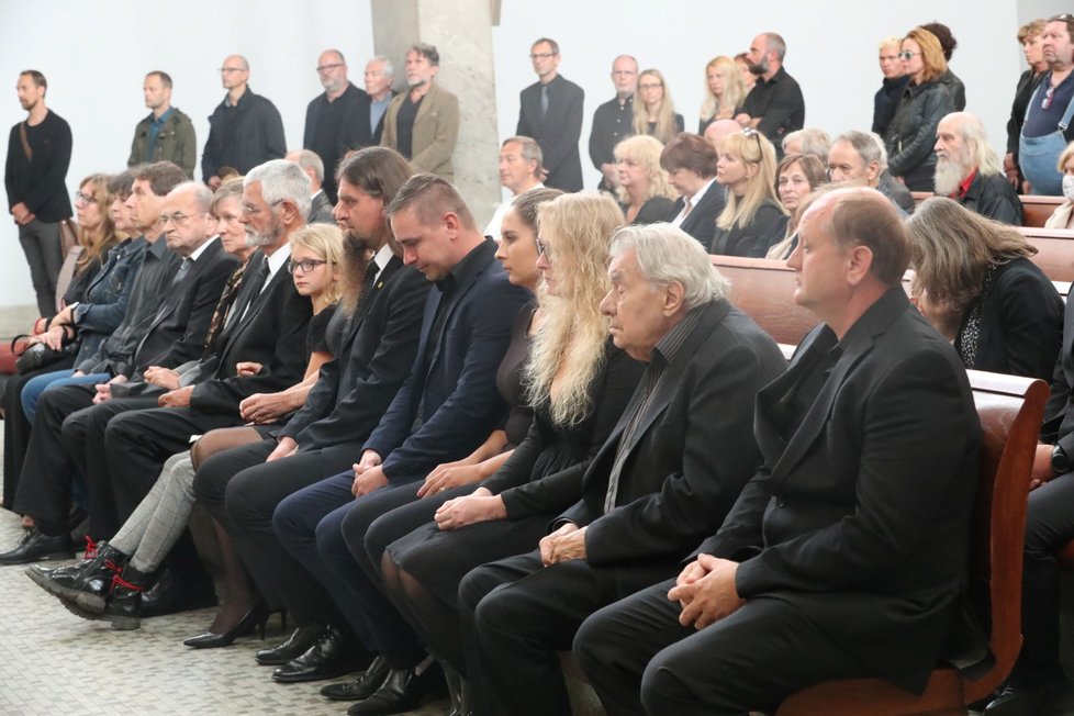 Pohřeb Jana Skopečka: V přední lavici Ladislav Trojan