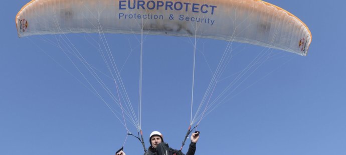 Paraglidista Jan Škrabálek má už celou řadu zkušeností