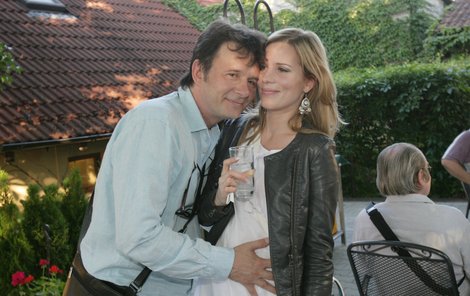 Jan Šťastný se svou budoucí manželkou.