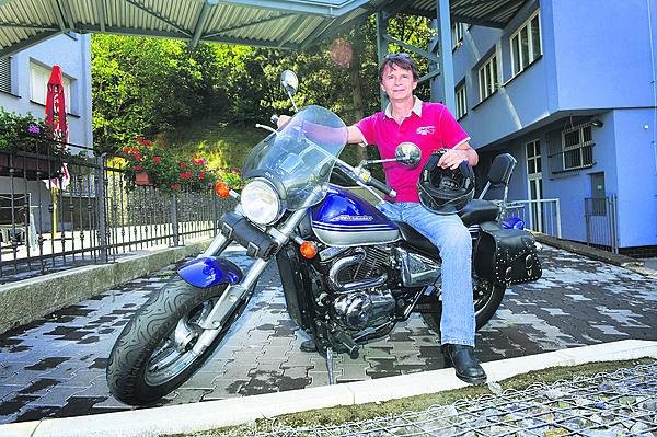 Velkou vášní Jana Šťastného je motorka, bez které nedá ani ránu.
