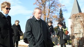 Poslední rozloučení s někdejším československým premiérem Janem Stránským. (18. 11. 2019)