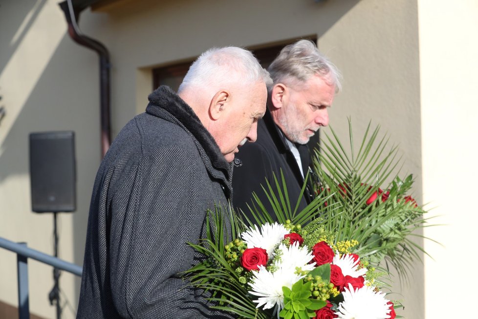 Pohřeb někdejšího československého premiéra Jana Stráského v Prachaticích (18. 11. 2019)