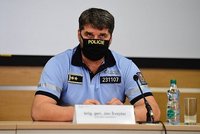 Švejdarův poslední den: U policie končí po 35 letech. Prezidentem bude Vondrášek
