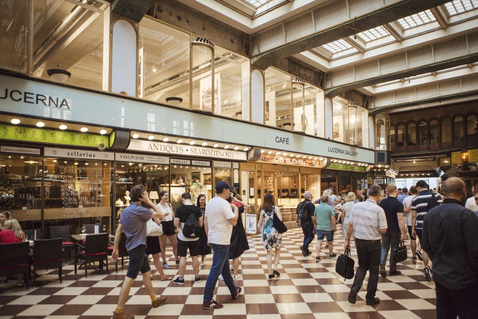 Výstava je situovaná do Galerie Lucerna.