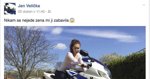 Přítelkyně si doma motorku nepřála.