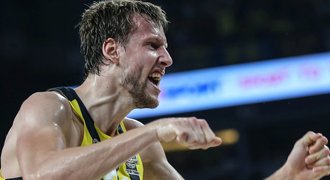 Návrat do NBA? To si bude muset Veselý dobře zvážit, říká Zídek