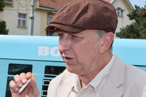 Obrázek: Vondráček alias revizor Lama ze seriálu Boží plán: Vozil lidi načerno tramvají!