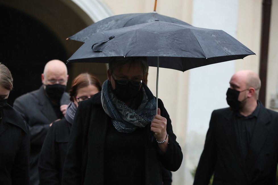 Pohřeb herečky Jany Andresíkové (†79) v Mělnickém Chloumku.