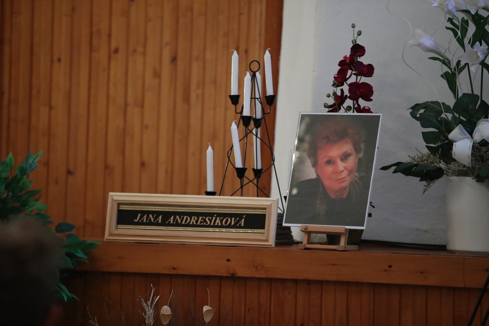 Pohřeb herečky Jany Andresíkové (†79)