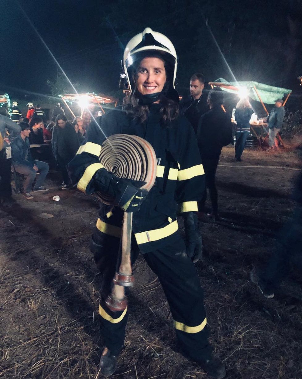 Jana Bernášková v seriálu Co ste hasiči