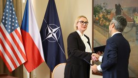 Nákup stíhaček F-35 od USA: Ministryně Černochová podepsala memorandum v lednu 2024 (29.1.2024)