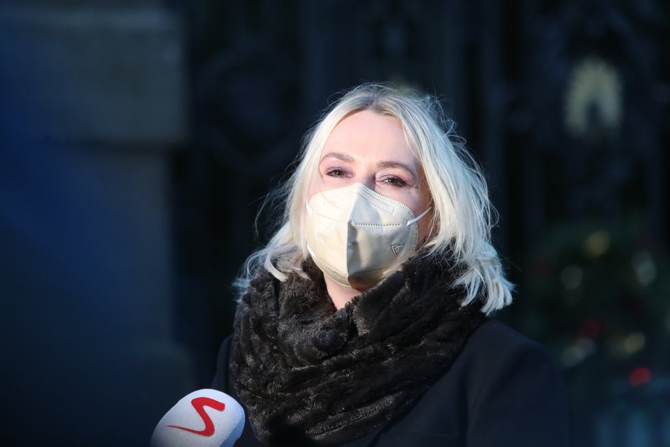 Jana Černochová (ODS) v Lánech po schůzce s Milošem Zemanem (1.12.2021)