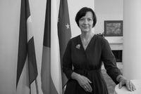 Zemřela bývalá velvyslankyně Jana Hynková. Diplomatka prohrála boj s těžkou nemocí