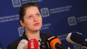 Jana Maláčová (ČSSD) vysvětlovala svůj postoj k rodičovskému příspěvku (19. 3. 2019)