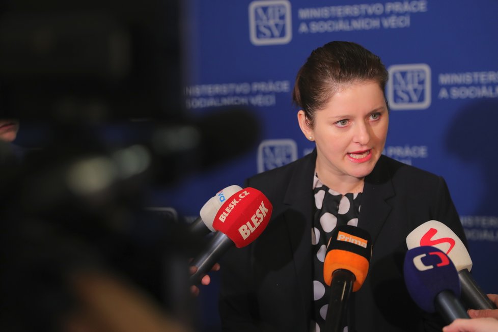 Jana Maláčová (ČSSD) vysvětlovala svůj postoj k rodičovskému příspěvku (19.3.2019)