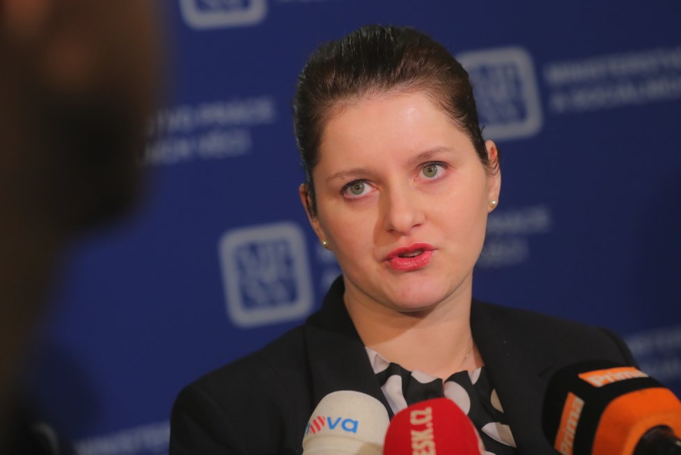 Jana Maláčová (ČSSD) vysvětlovala svůj postoj k rodičovskému příspěvku (19. 3. 2019)