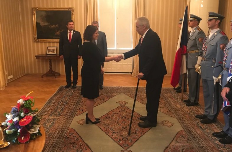 Janu Maláčovou (ČSSD) jmenoval prezident Zeman ministryní nezvykle v Lánech (30. 7. 2018).