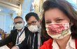 Sněmovní selfie ČSSD z mimořádné schůze kvůli koronaviru: Jana Maláčová, Jan Chvojka a  Lubomír Zaorálek (24.3.2020)