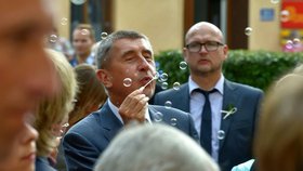 Andrej Babiš na svatbě Mračkové Vildumetzové