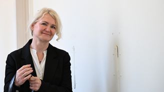 Soud nepravomocně potrestal klíčovou spolupracovnici Babiše. Premiér se soudu vyhnul Soud nepravomocně potrestal klíčovou spolupracovnici Babiše. Premiér se soudu vyhnul