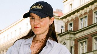České celebrity by na červeném koberci měly být odvážnější, motivuje Jana Patočková České celebrity by na červeném koberci měly být odvážnější, motivuje Jana Patočková