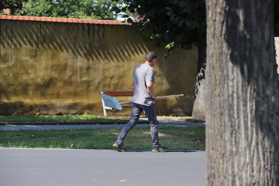 Policie pátrá v bydlišti 7 let pohřešované Jany Paurové.