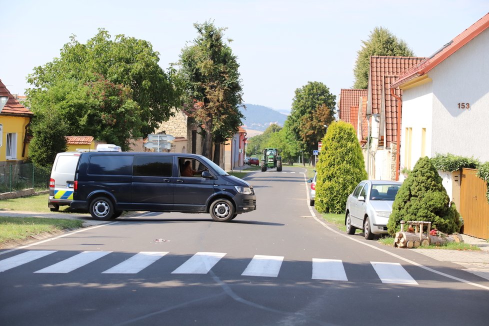 Policie pokračuje ve vyšetřování u domu Paurových.