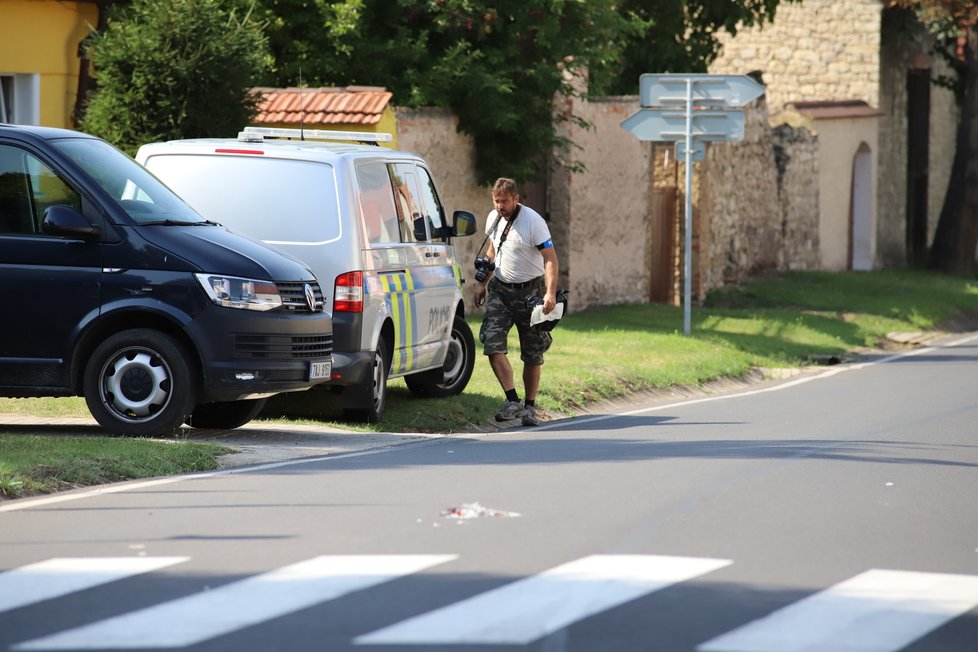 Policie pokračuje ve vyšetřování u domu Paurových.