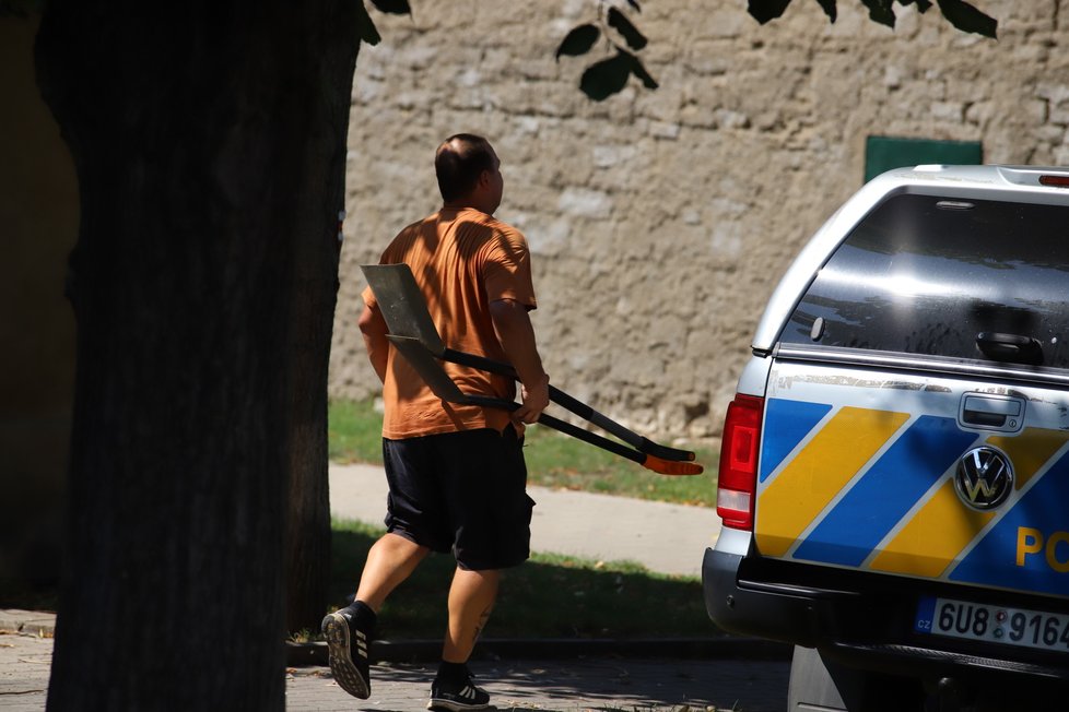 Policie pokračuje ve vyšetřování u domu Paurových.