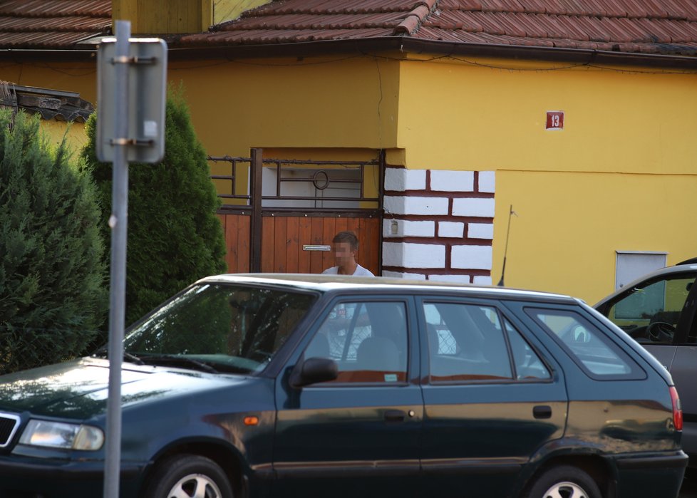 Policie pokračuje ve vyšetřování u domu Paurových.