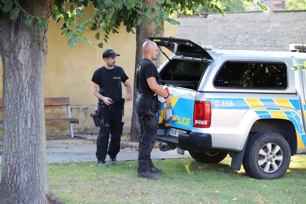 Policie pokračuje ve vyšetřování u domu Paurových.