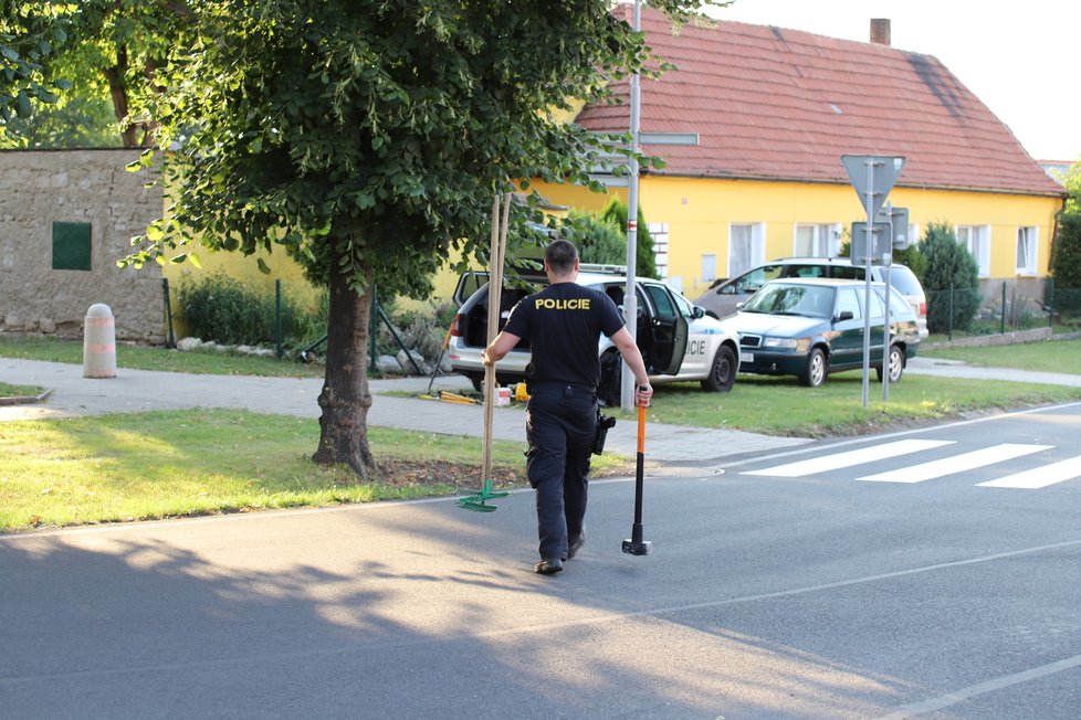 Policie pokračuje ve vyšetřování u domu Paurových