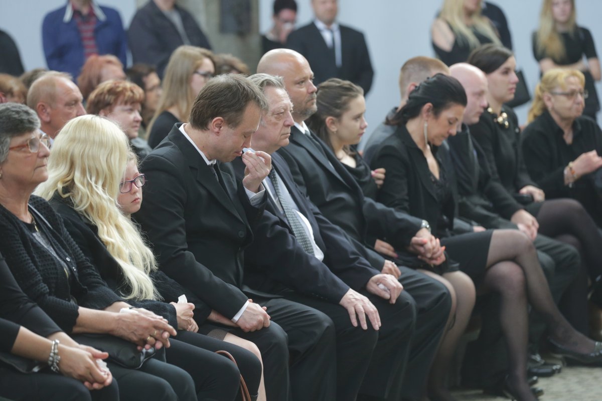 Pohřeb kartářky Jany Skálové: Zdrcená rodina