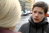 Zabili mi kamarádku, říká zdrcená Nora Fridrichová o tragické smrti reportérky ČT