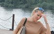 Jana Štefánková se na dětské sportovní odpoledne u vody oblékla sice krásně, ale ne úplně vhodně, a pěkně se kvůli tomu zapotila...